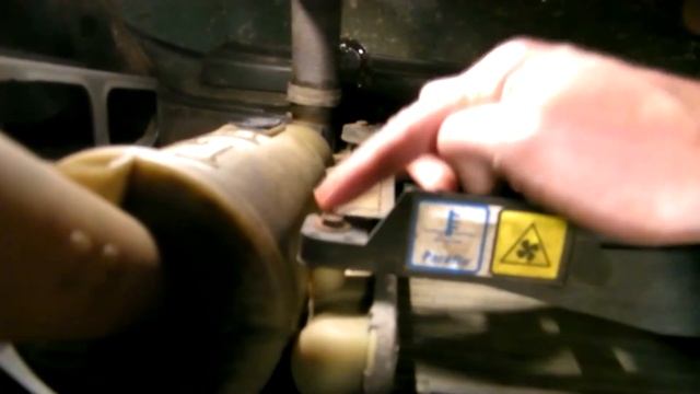 Fiat Punto Radiator Fan Removal смотреть онлайн