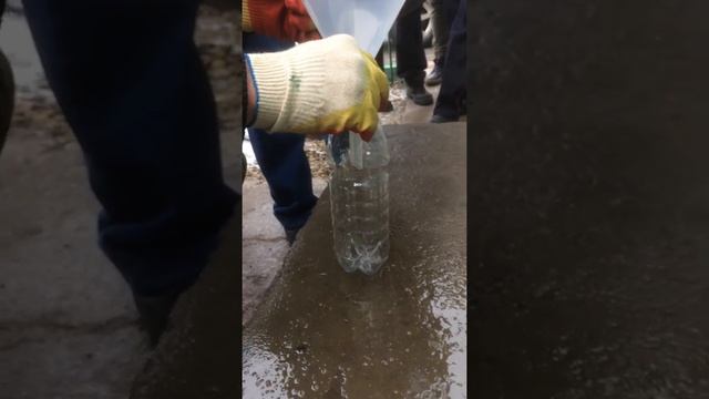 Заправка АЗС TAT NEFT Развод вода с бензином !!! Осторожно не заправляйтесь!г. Волжский смотреть онлайн