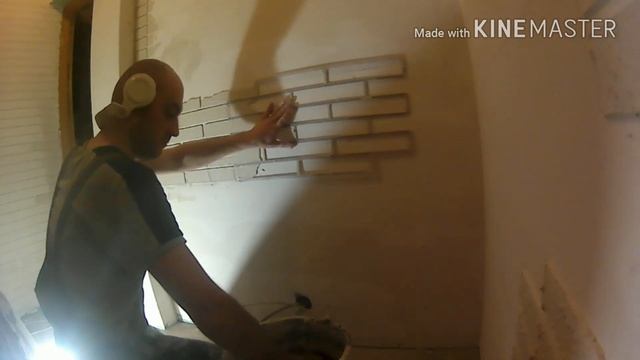 Имитация кирпича по трафарету. Самый быстрый способ. смотреть онлайн