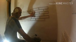 Имитация кирпича по трафарету. Самый быстрый способ.