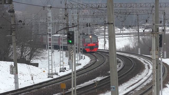Электропоезд ЭД4М-0211 состав 6 вагонов Москва - Калуга смотреть онлайн
