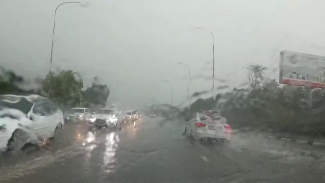 Погода сегодня в Сочи желает лучшего. Сентябрь на дворе. смотреть онлайн