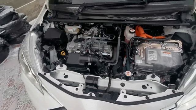 Toyota Vitz гибрид 19год, на жире
