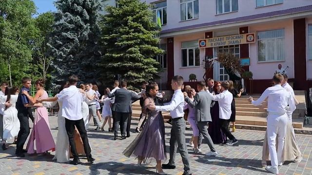 Випускний вальс. Кельменці 2022 смотреть онлайн