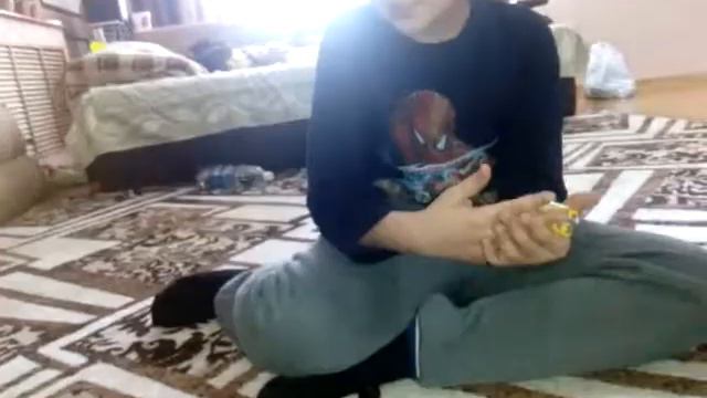Давайте наберем 20 лайков под этим видео это мой друг как сделать бомбочку Глеб👆 смотреть онлайн