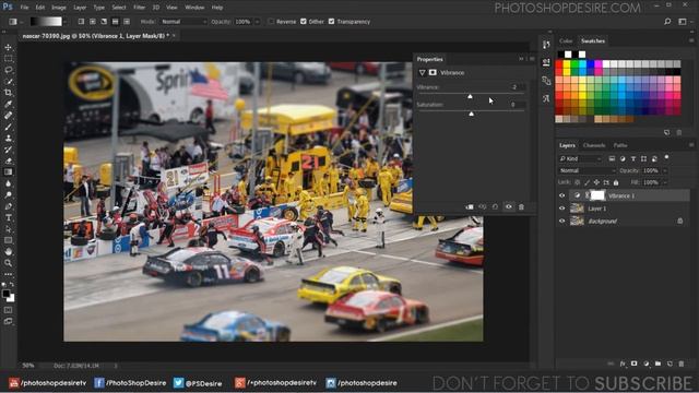 Lensbaby Tilt-Shift Photo Effect - Photoshop Tutorial - Fake Miniature Photography смотреть онлайн