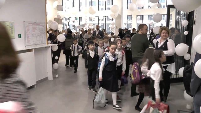Открытие школы "Бунинские луга" смотреть онлайн