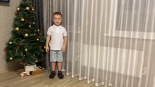 "Новый год слетает с неба..." смотреть онлайн