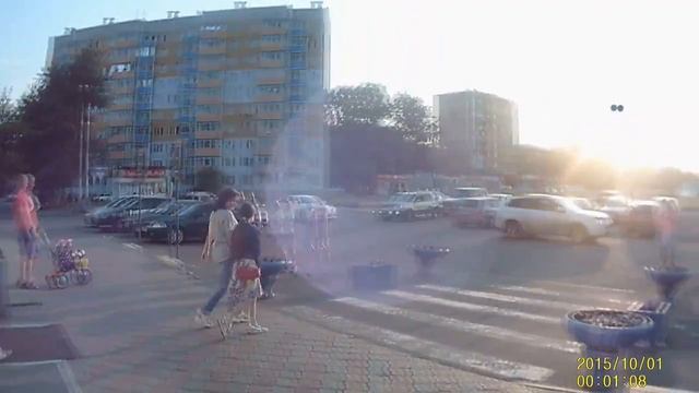 Автомобильный видеорегистратор DVR T-609 смотреть онлайн