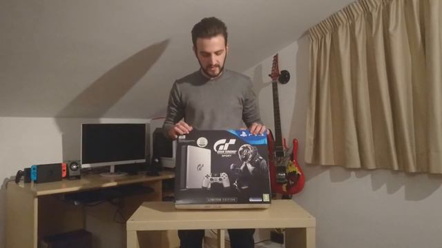 Unboxing GT Sport Collector's Edition & PS4 GT Sport Special Edition by Nacho смотреть онлайн