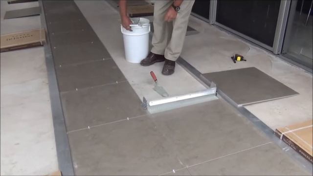 The amazing DIY SPREADER For DIY Tiling - Roy Tiles смотреть онлайн