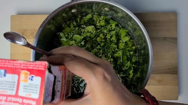 HOW TO MAKE NATURAL DYE WITH SPINACH | ORGANIC COLOR | GREEN смотреть онлайн