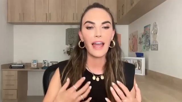 Elizabeth Chambers on Not Skinny But Not Fat смотреть онлайн