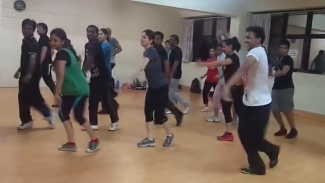 Zumba - Bombom Asesino смотреть онлайн
