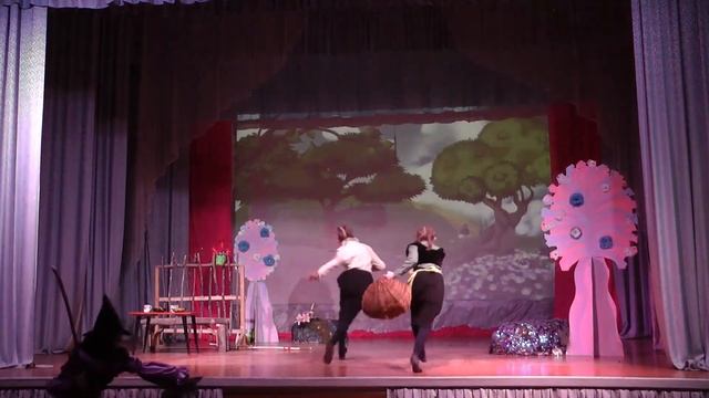 Маленькая колдунья. Спектакль по мотивам сказки О. Пройспера смотреть онлайн