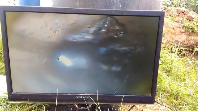 www.otmivka.ru : Семейство лягушек в незакрытой скважине смотреть онлайн