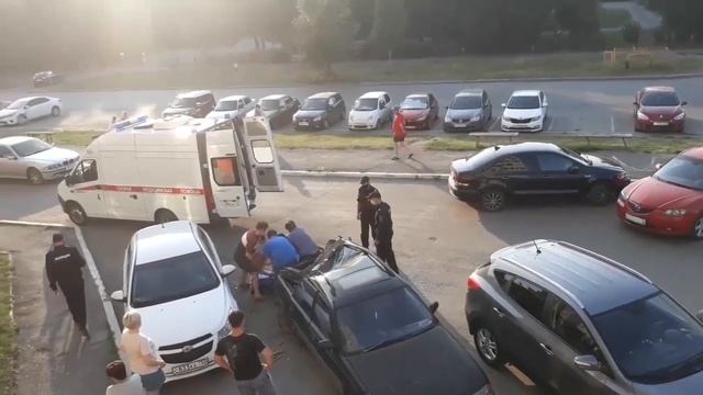 В Кургане женщина выпала с 17-го этажа дома в Заозерном