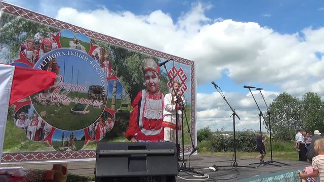 Солист фольк. анс. "ТОРАМА"( Республика Мордовия) на ЭРЗЯНЬ ЛИСЬМАПРЯ 2017 смотреть онлайн