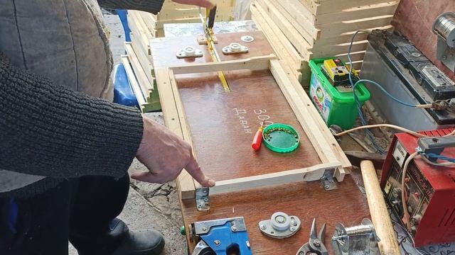 Натяжка проволоки на рамки для ульев СТАНОК для быстрой натяжки проволоки на рамки для пчёл. смотреть онлайн