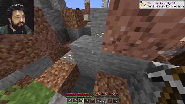 Minecraft'ta HER ŞEY YUKARIDAN DÜŞÜYOR! (2024) смотреть онлайн