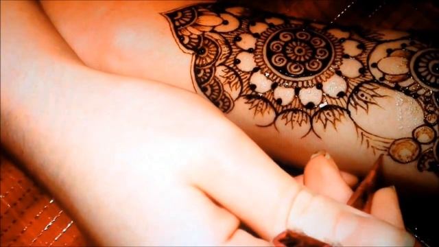 Indian Bridal Mehndi Henna design/Свадебное индийское мехенди, роспись хной смотреть онлайн