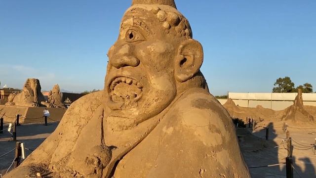 Турция: о том, как мы побывали на выставке песчаных скульптур и пляже Lara в Анталии смотреть онлайн