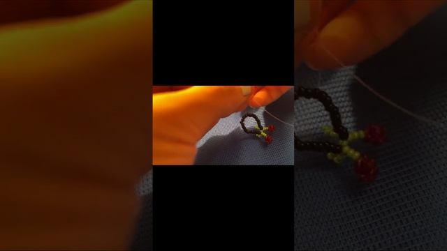 Как завязать узел на простом кольце из бисера. Совет для начинающих смотреть онлайн