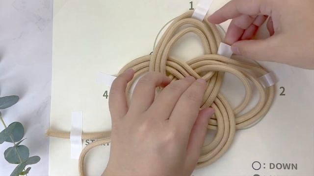 Gift Wrapping | 長方形禮物包裝+DIY花邊繩結裝飾（Step By Step) смотреть онлайн