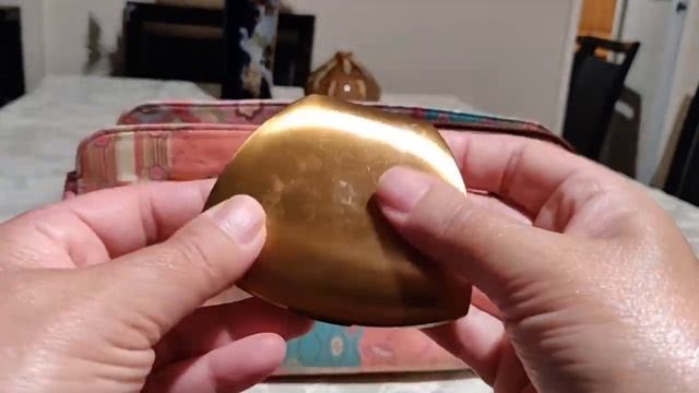 Открываем дамскую сумочку! Сначала мою, а затем сумочку женщины середины 20 века. Что в них? 162 смотреть онлайн