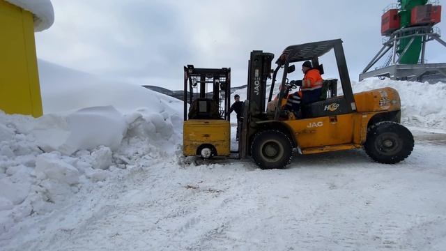 Поломался по пути Домой.Доеду ли...Дальнобой по России на Volvo FH смотреть онлайн