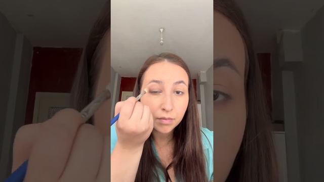 Как работать с сухими и кремовыми тенями