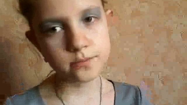 Мой самый ужасный макияж. Мой первый макияж. Ужасный макияж. Ужас. Хахаха. смотреть онлайн