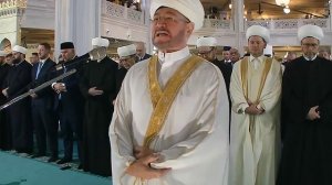 Праздничный намаз на Ураза-байрам у Московской соборной мечети