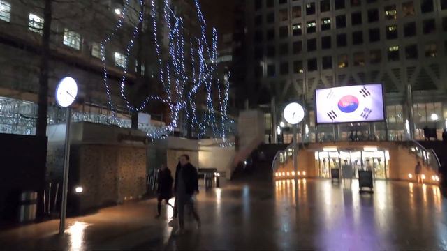Walking In London At Night - Canary Wharf Lights Show 4K - Connected By Light - Those Who Wander