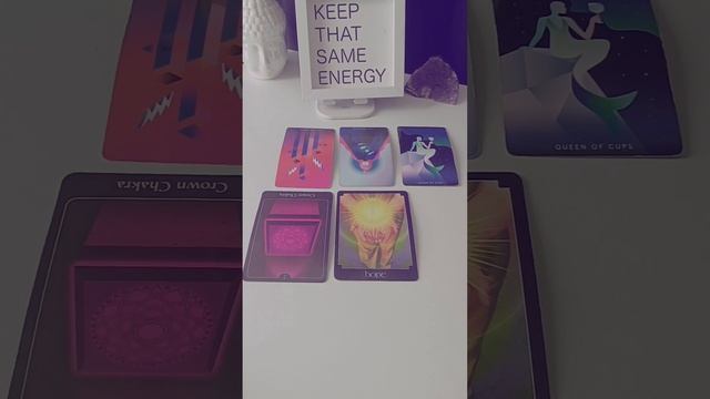 This is what makes you attractive to others !! ??? #tarot #oracle #spiritual смотреть онлайн