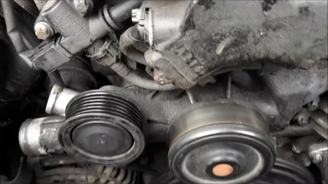 Mercedes Wasserpumpe wechseln bei w202 C220 CDI смотреть онлайн