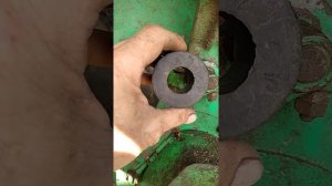 замена резиновых  втулок на шатунах молотилки .Комбайн Дон 1500