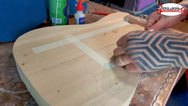 How to make a guitar body using a router смотреть онлайн