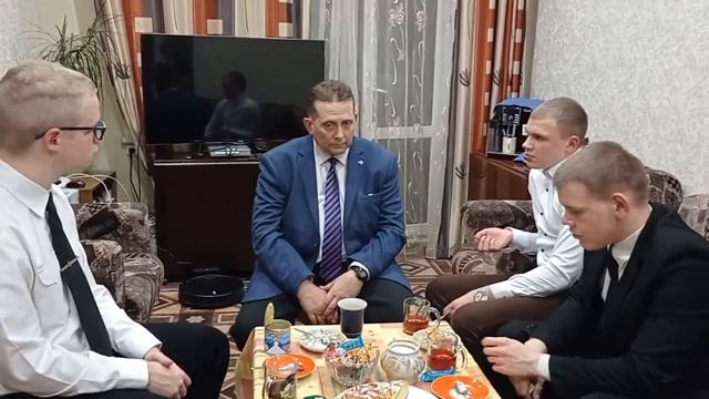 Будущие офицеры поздравили подполковника милиции в запасе Рязанова Виктора Михайловича смотреть онлайн