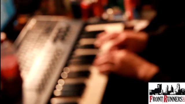 Bran Nu of Frontrunners Ent. working on a beat. смотреть онлайн