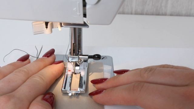 How To: 4-Step Buttonhole смотреть онлайн