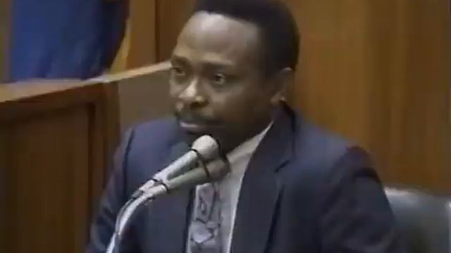 Dahmer trial and how jeffrey sees photos of his victims and listens to Tracey Edwards. смотреть онлайн