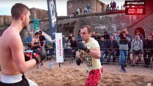 Боксер против Борца без правил !! Бой ММА !!!