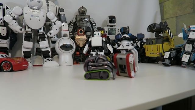 ROBOT DEATH BATTLE! - Cozmo VS Metal Cozmo - Collector's Edition
