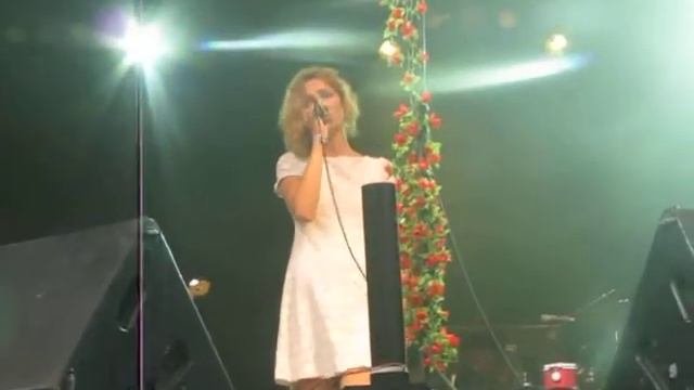 Stéphanie Crayencour @ Bsf 2011. смотреть онлайн