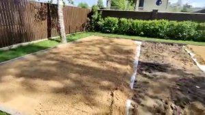 Подготовка основания для резинового покрытия и укладка резиновой крошки ч1.