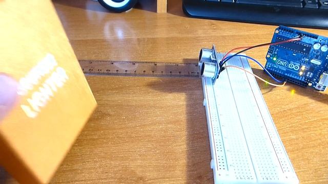 УЛЬТРАЗВУКОВОЙ ДАЛЬНОМЕР HC-SR04 | Arduino смотреть онлайн