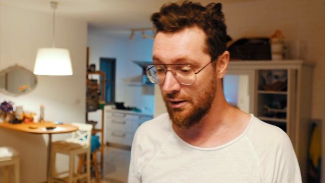 Почему балконы в шахматном порядке в Израиле? смотреть онлайн