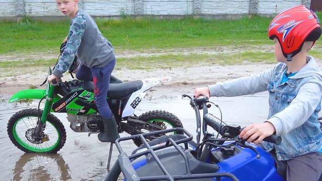 МОТОЦИКЛ И КВАДРИК Застряли В ЛУЖЕ. Брос Шоу