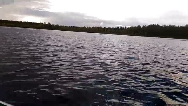 Новокемский - отличное место.(13) осенью 2017г. погрузка сухогруза местным лесом , краном на воде. смотреть онлайн